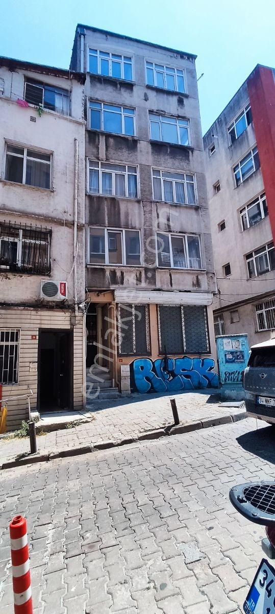Beşiktaş Vişnezade De Satılık 1+1 Daire