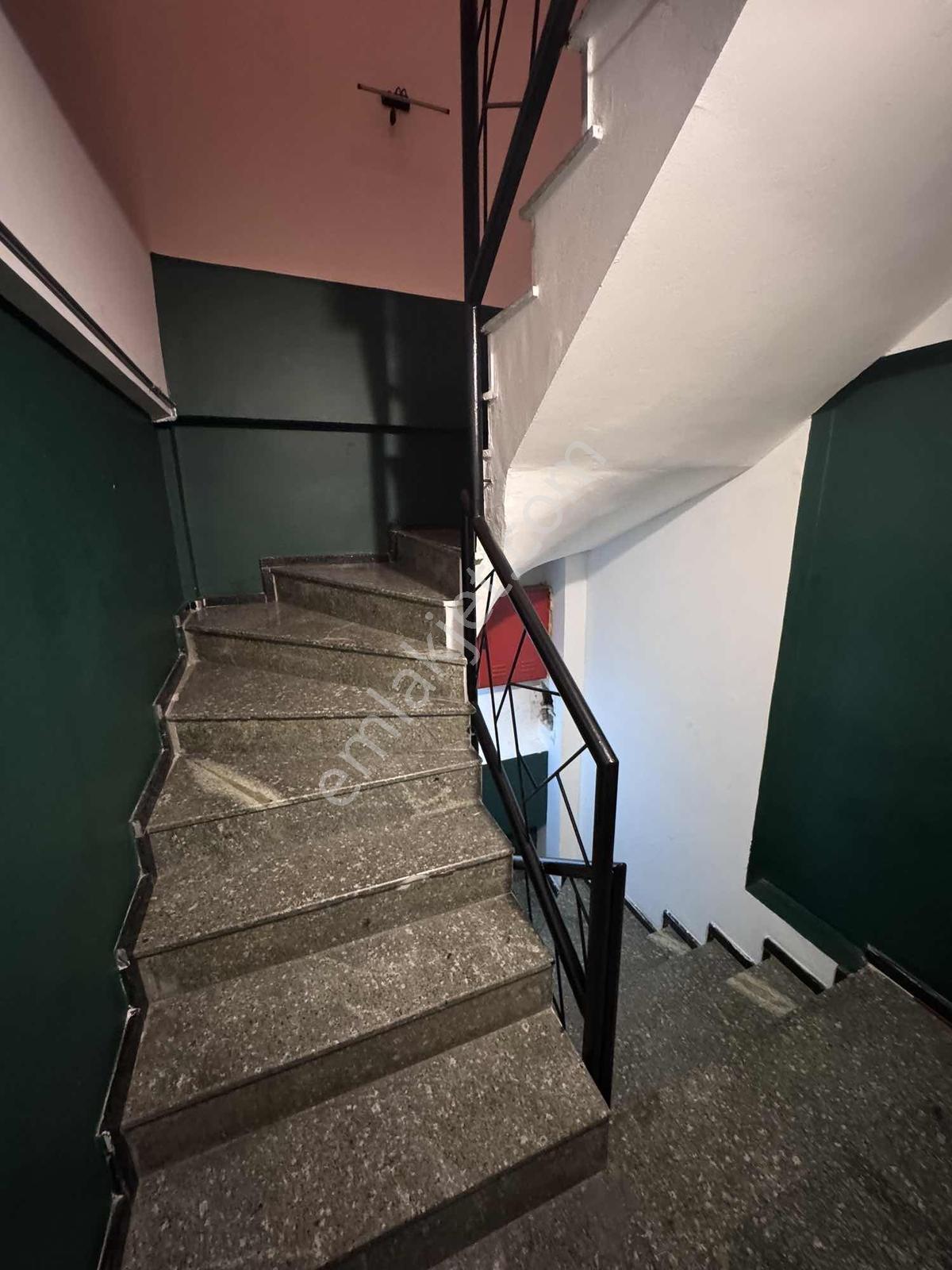 Kadıköy Rıhtımda Deniz Manzaralı Ulaşımlara Yakın Stüdyo Daire - Görsel 4
