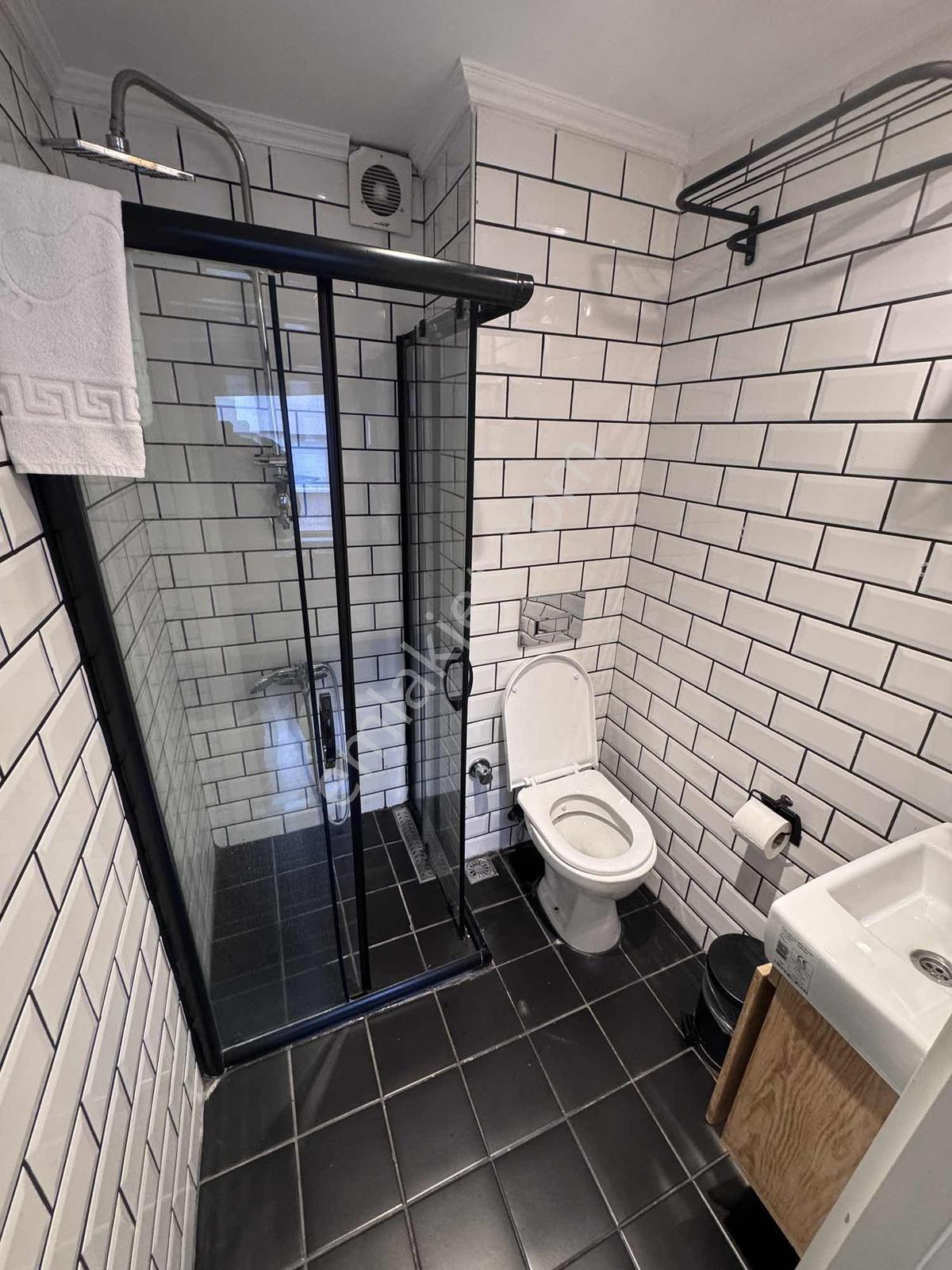 Kadıköy Rıhtımda Deniz Manzaralı Ulaşımlara Yakın Stüdyo Daire - Görsel 14