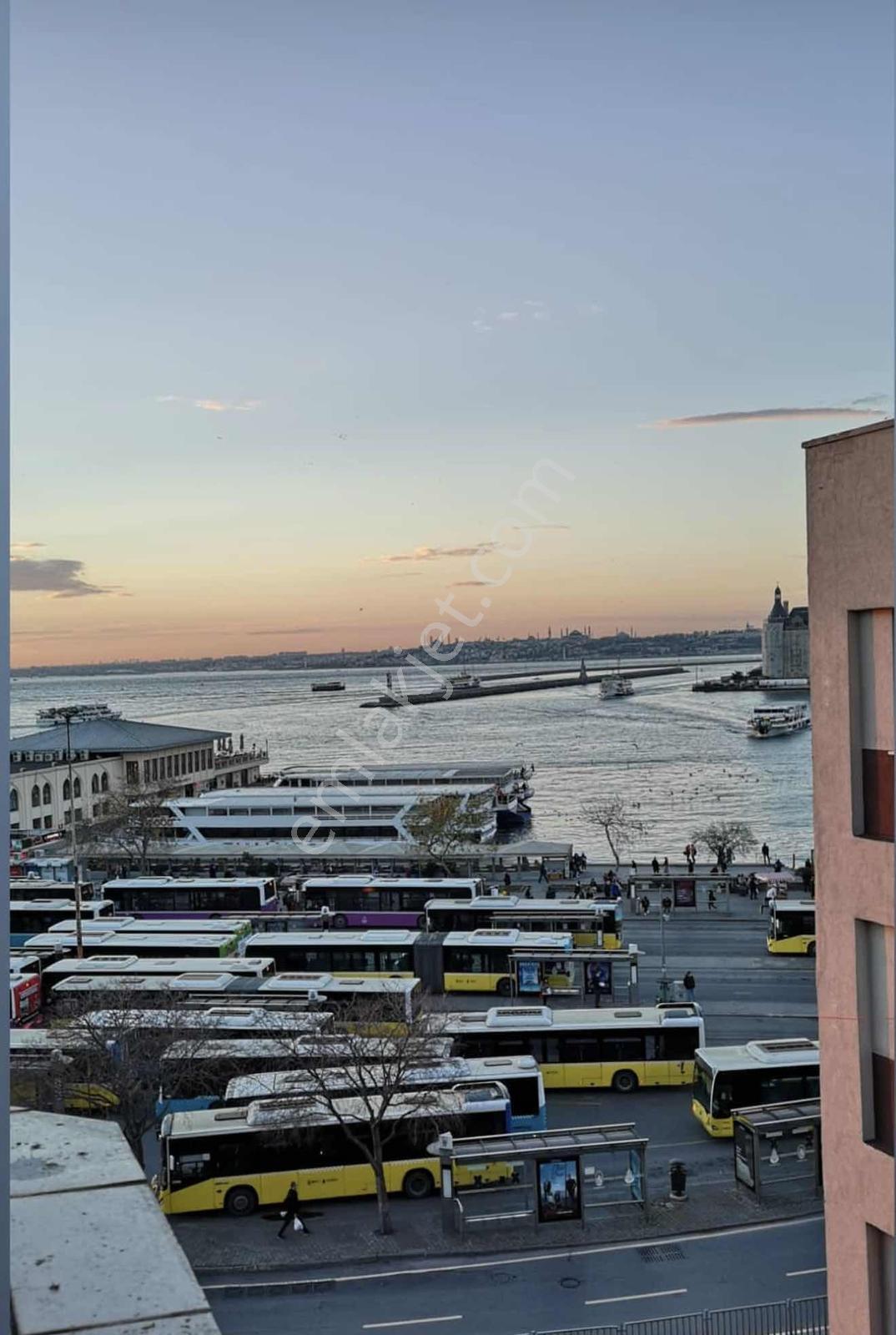 Kadıköy Rıhtımda Deniz Manzaralı Ulaşımlara Yakın Stüdyo Daire - Görsel 16