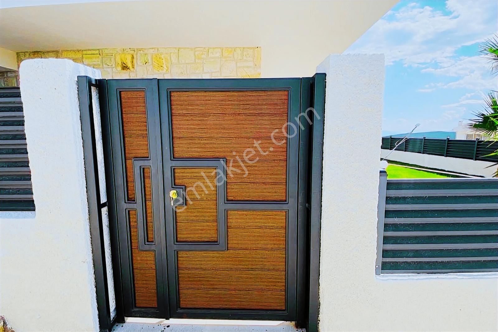 Foçaköy'de 500 M2 Arsa'da 4+1 Deniz Manzaralı Havuzlu Villa - Görsel 21
