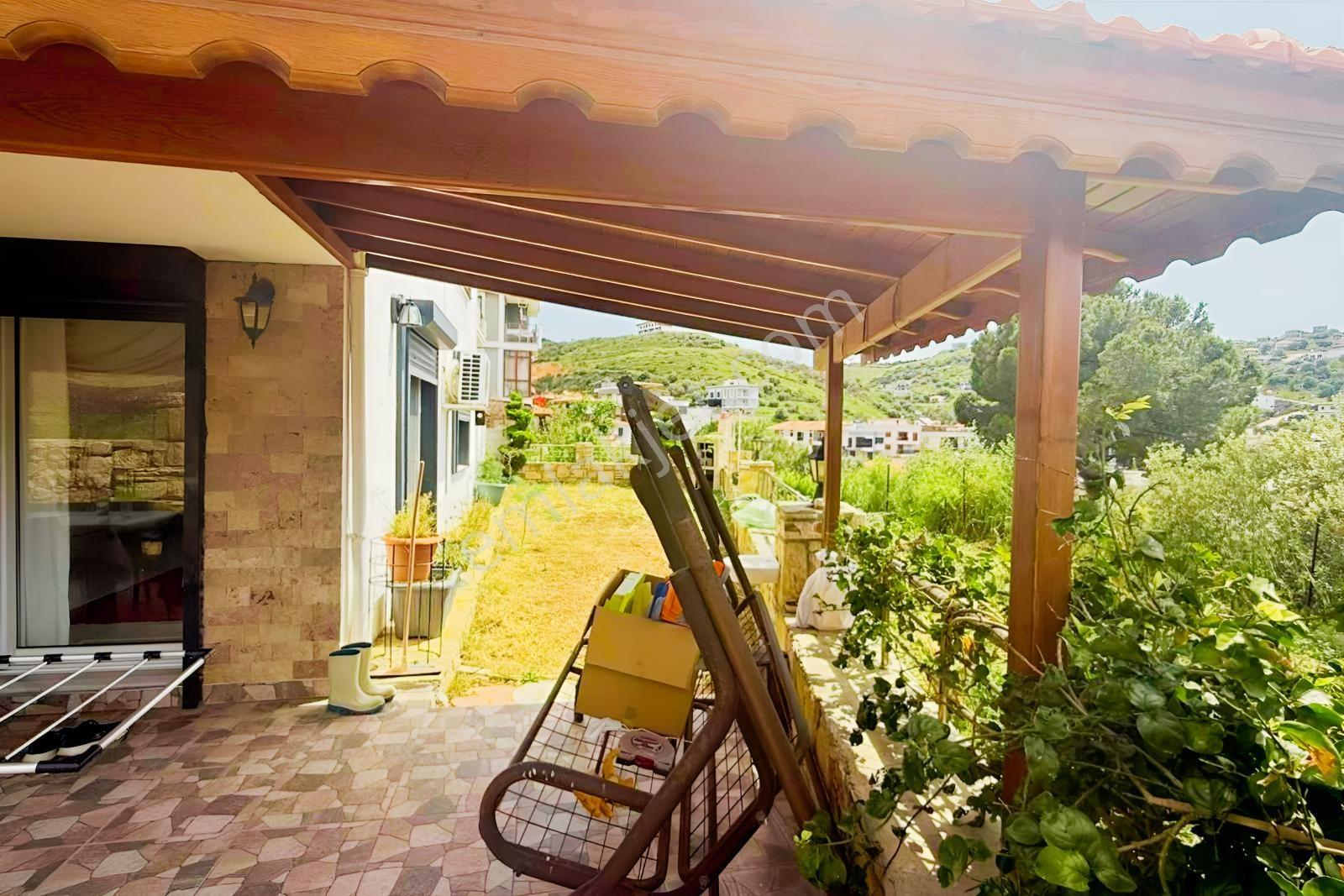 Yenifoça'da Önü Kapanmaz Manzaralı -müstakil 4+2 Tripleks Villa - Görsel 29