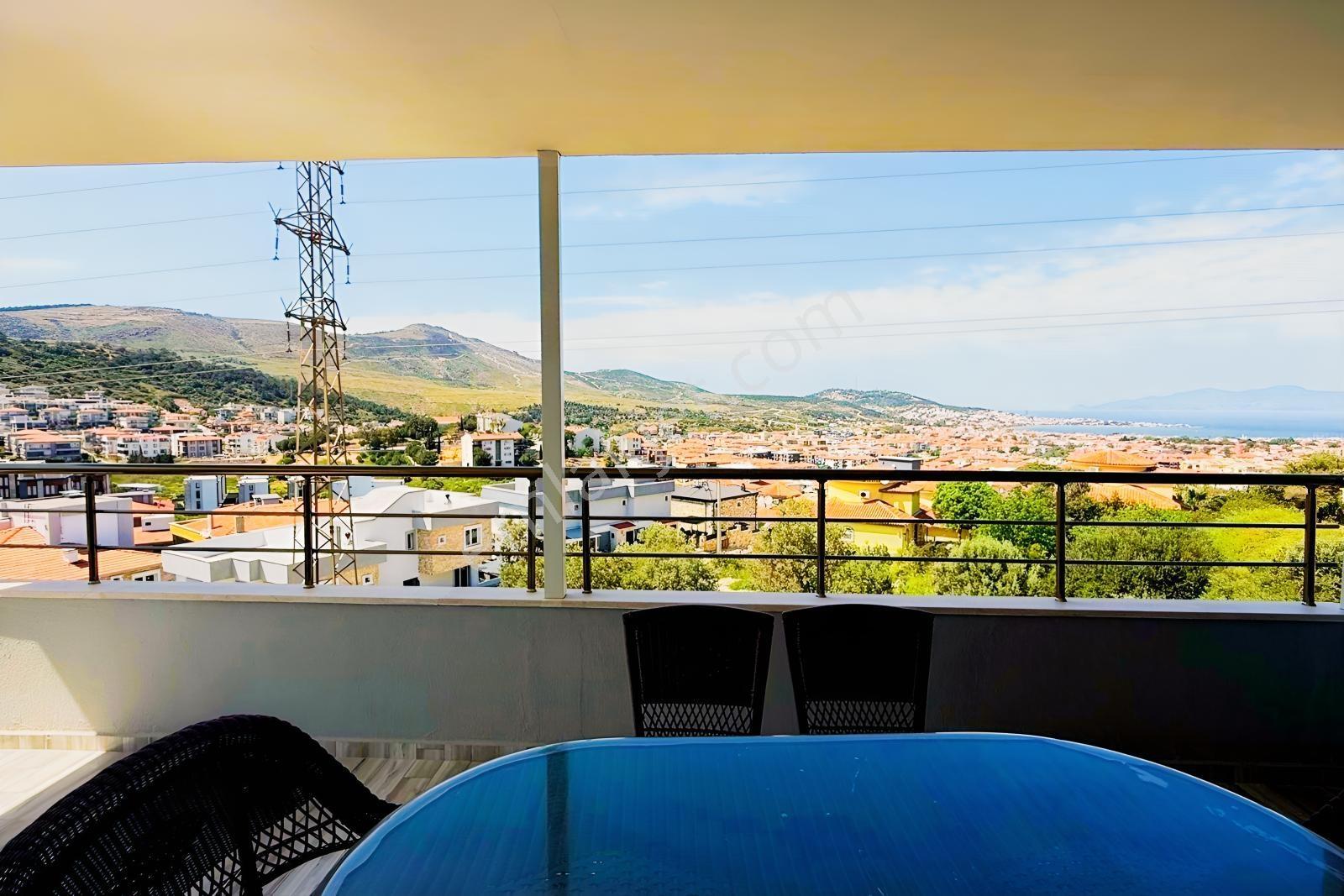 Yenifoça'da Önü Kapanmaz Manzaralı -müstakil 4+2 Tripleks Villa - Görsel 12