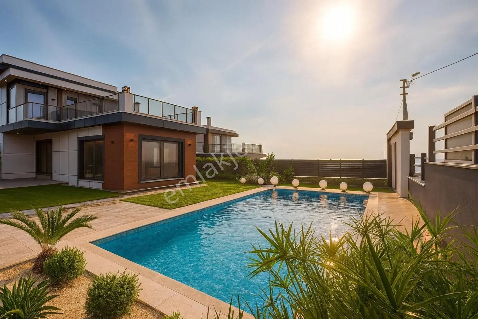 Foçaköy'de Deniz Manzaralı 5+1 Lüx Villa-havuzlu-6 Banyolu