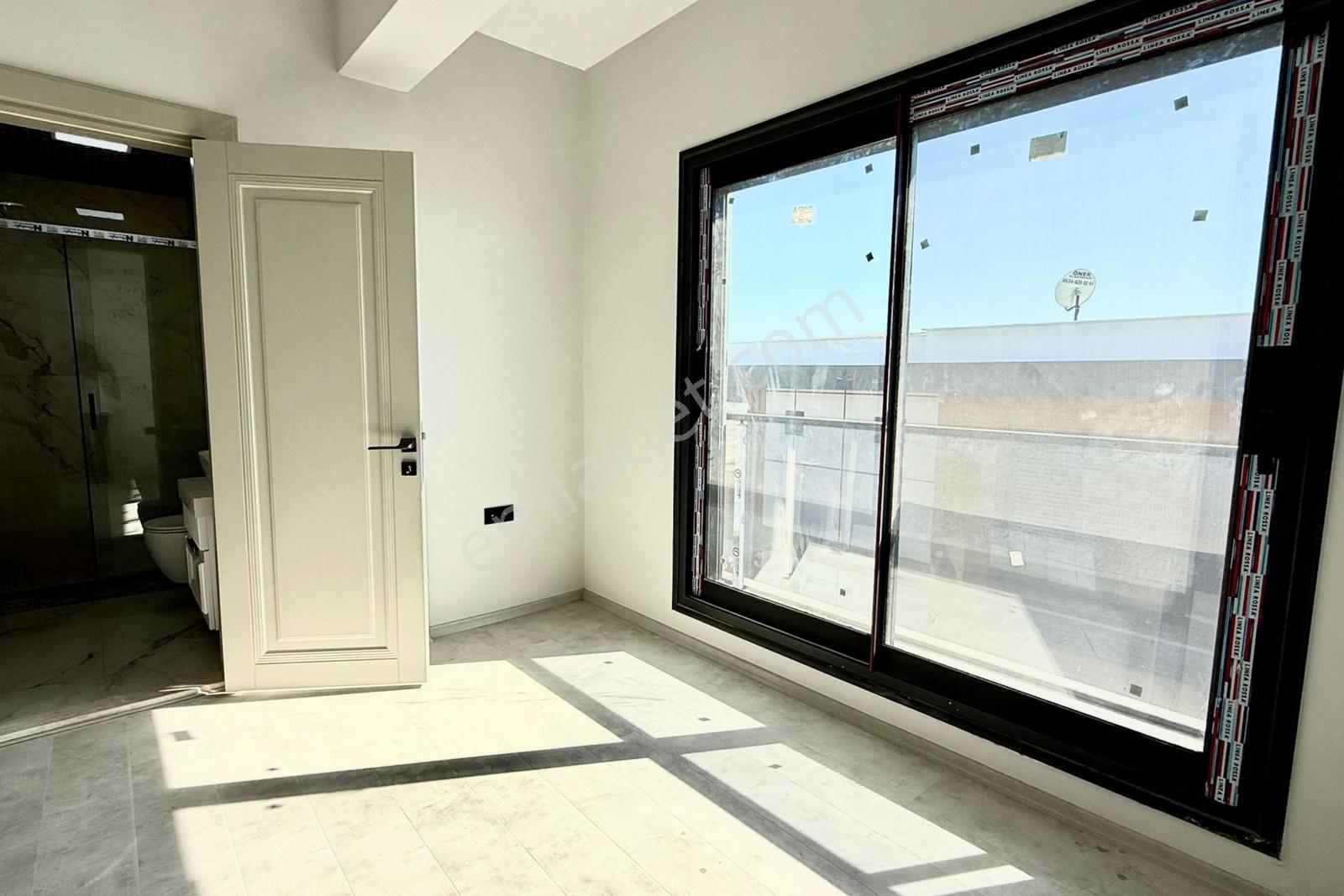 Foçaköy'de Deniz Manzaralı 5+1 Lüx Villa-havuzlu-6 Banyolu - Görsel 20