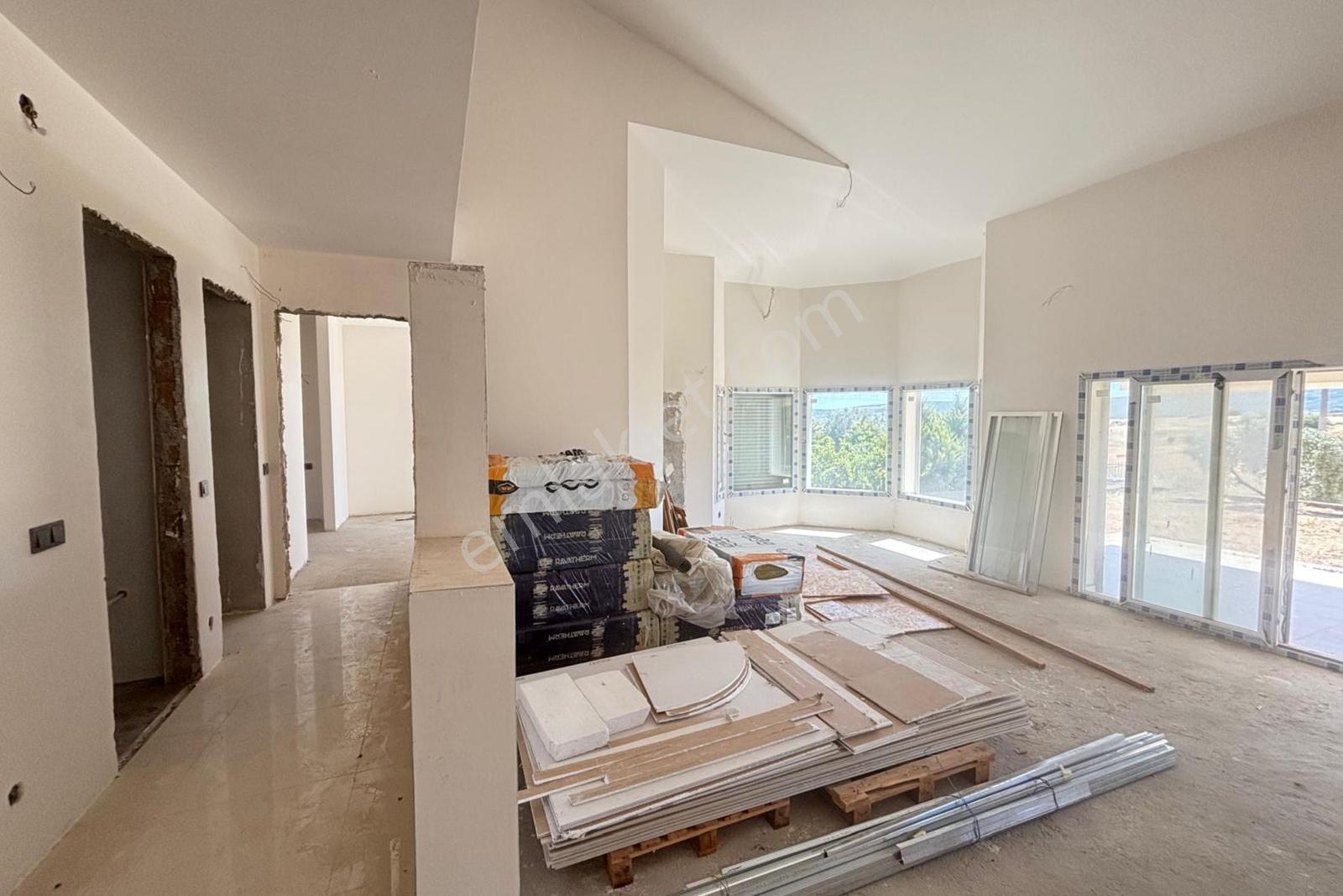 1500 M² Arsa İçerisinde Tamamlanmaya Yakın 5+1 Lüks Villa - Görsel 3