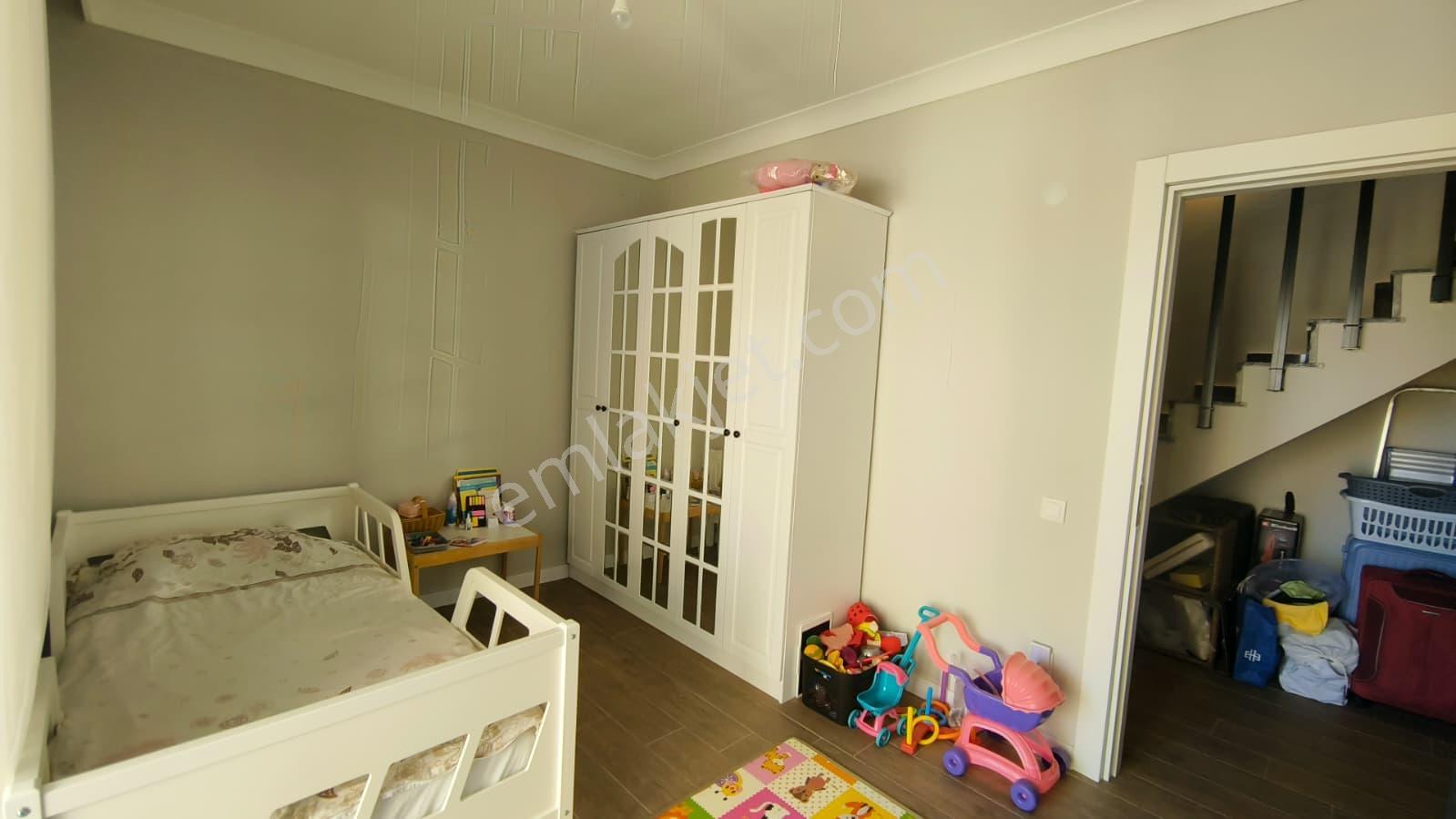 Rw Nefes'ten Eşyalı,deniz Manzaralı, Teraslı Satılık Lüks Villa - Görsel 13