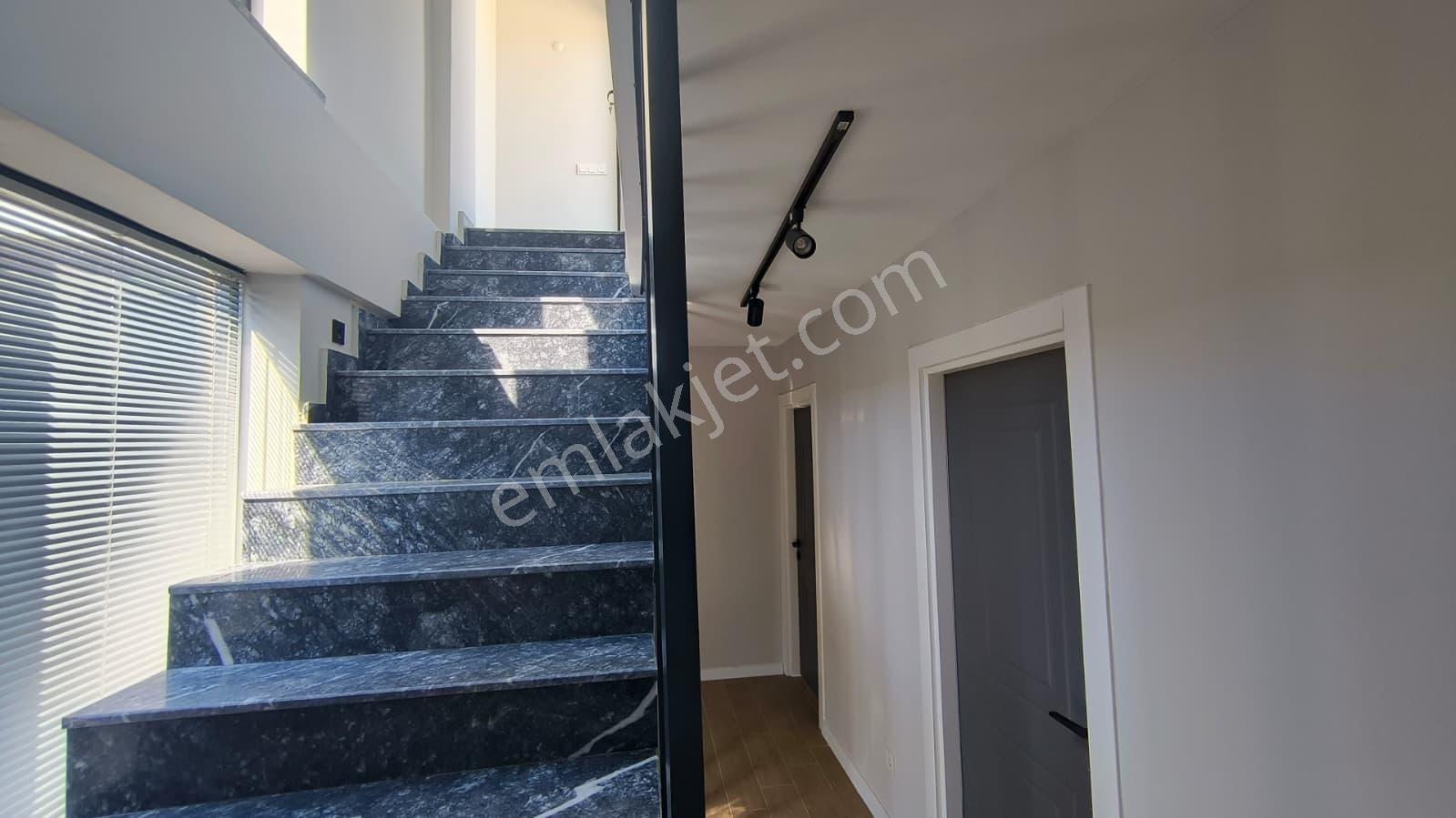 Rw Nefes'ten Eşyalı,deniz Manzaralı, Teraslı Satılık Lüks Villa - Görsel 33