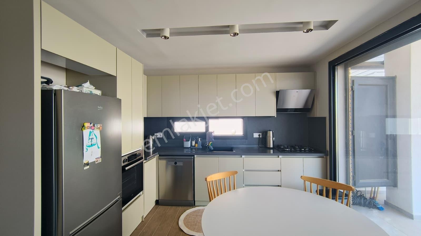 Rw Nefes'ten Eşyalı,deniz Manzaralı, Teraslı Satılık Lüks Villa - Görsel 5