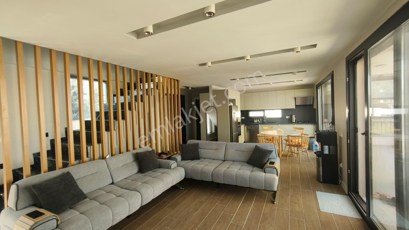 Rw Nefes'ten Eşyalı,deniz Manzaralı, Teraslı Satılık Lüks Villa - Görsel 35