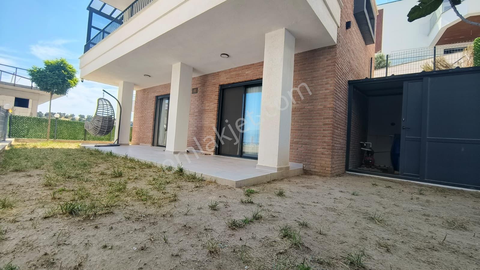 Rw Nefes'ten Eşyalı,deniz Manzaralı, Teraslı Satılık Lüks Villa - Görsel 12