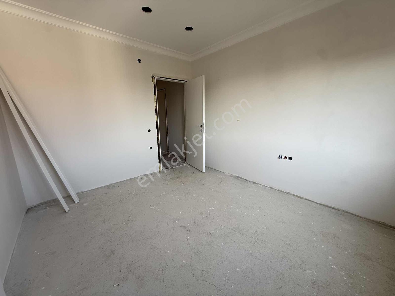 Bahçelievler'de Sıfır Binada 250 M² Net 5+2 Çift Teraslı Dubleks - Görsel 29