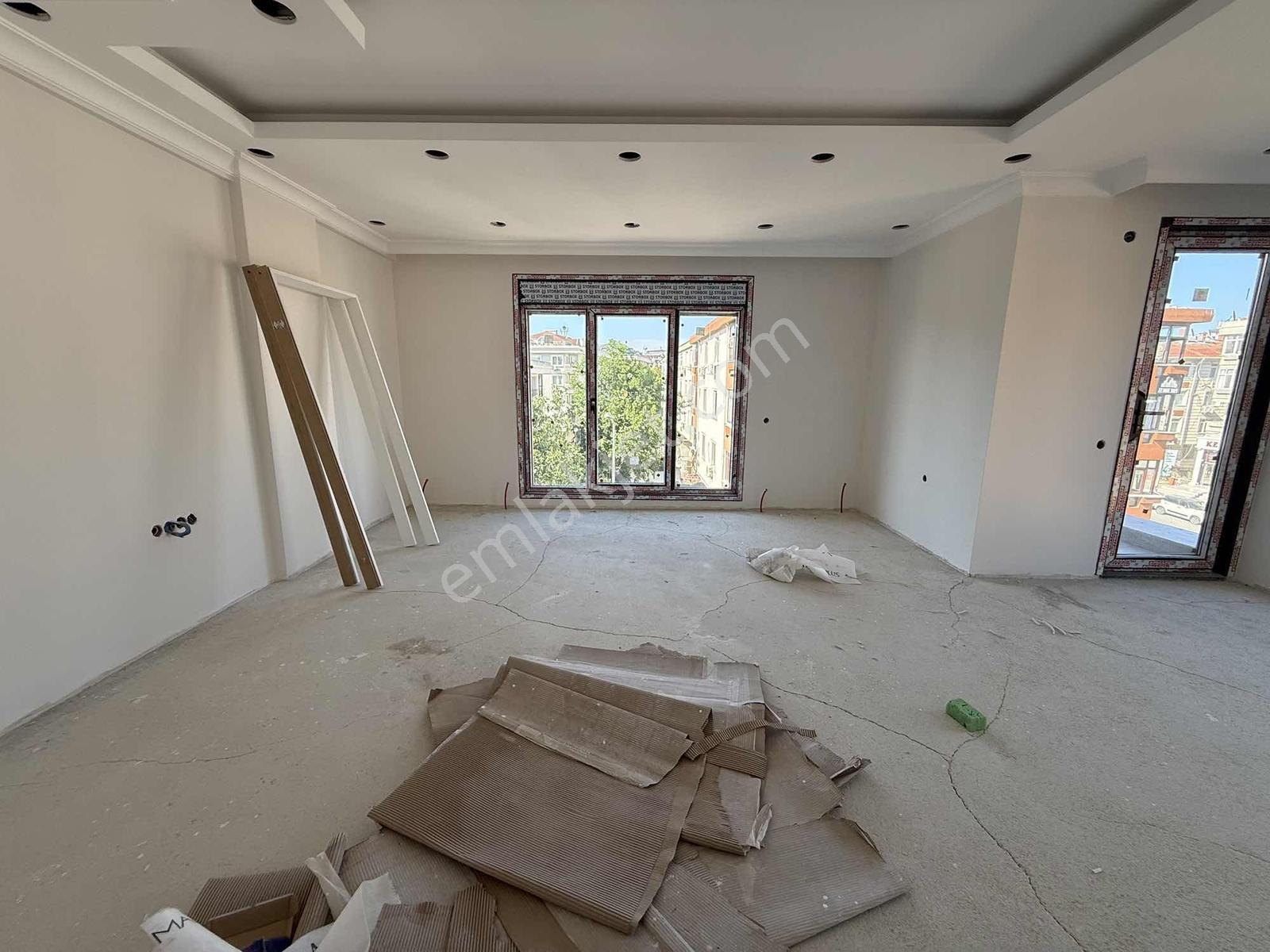 Bahçelievler'de Sıfır Binada 250 M² Net 5+2 Çift Teraslı Dubleks - Görsel 13