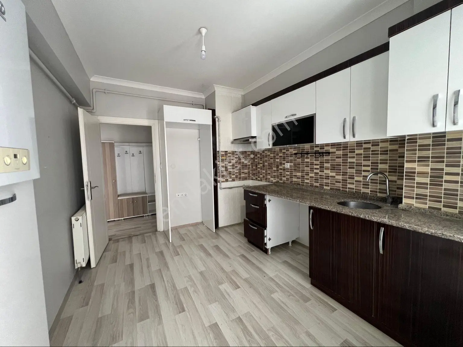 Buharaevler Opet Benzinliği Arkasında Kiralık 2+1 Arakat Daire