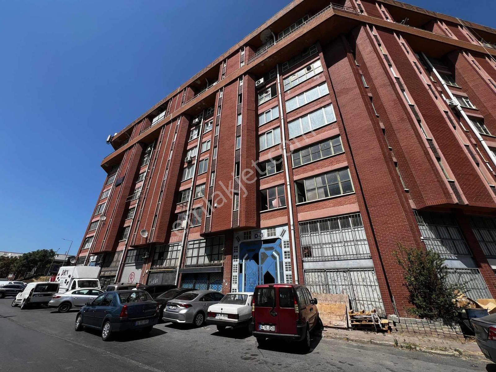 Aykosan Sanayi Sitesinde Toplam 1200m2 Satılık Dükkan