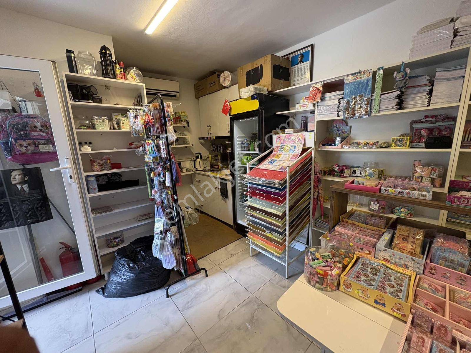 Salacak'da 3. Selim İlkokul Karşısı 30m² Satılık Dükkan - Görsel 20