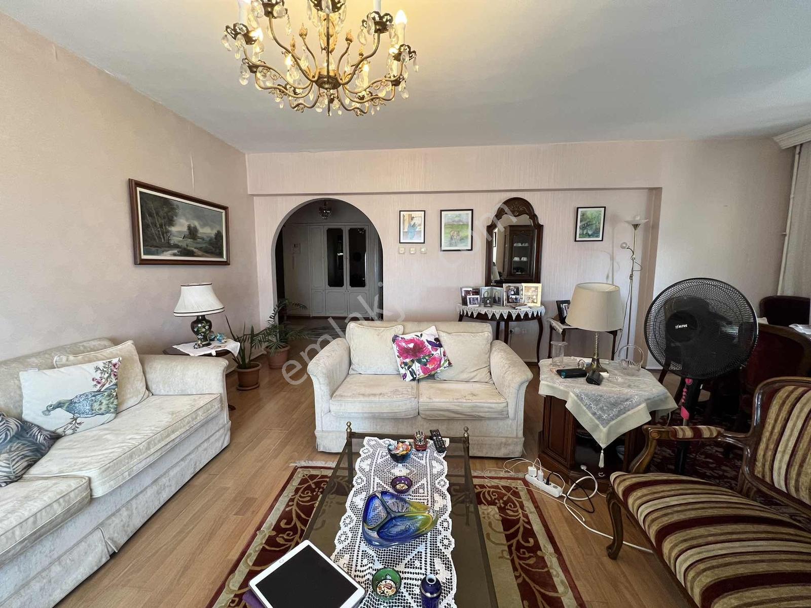 Oben'den Deniz Manzaralı Caddeye Ve Marmaraya Yakın 3+1 110m²net - Görsel 8