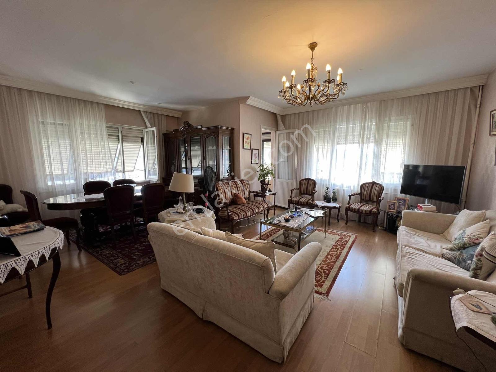 Oben'den Deniz Manzaralı Caddeye Ve Marmaraya Yakın 3+1 110m²net - Görsel 3