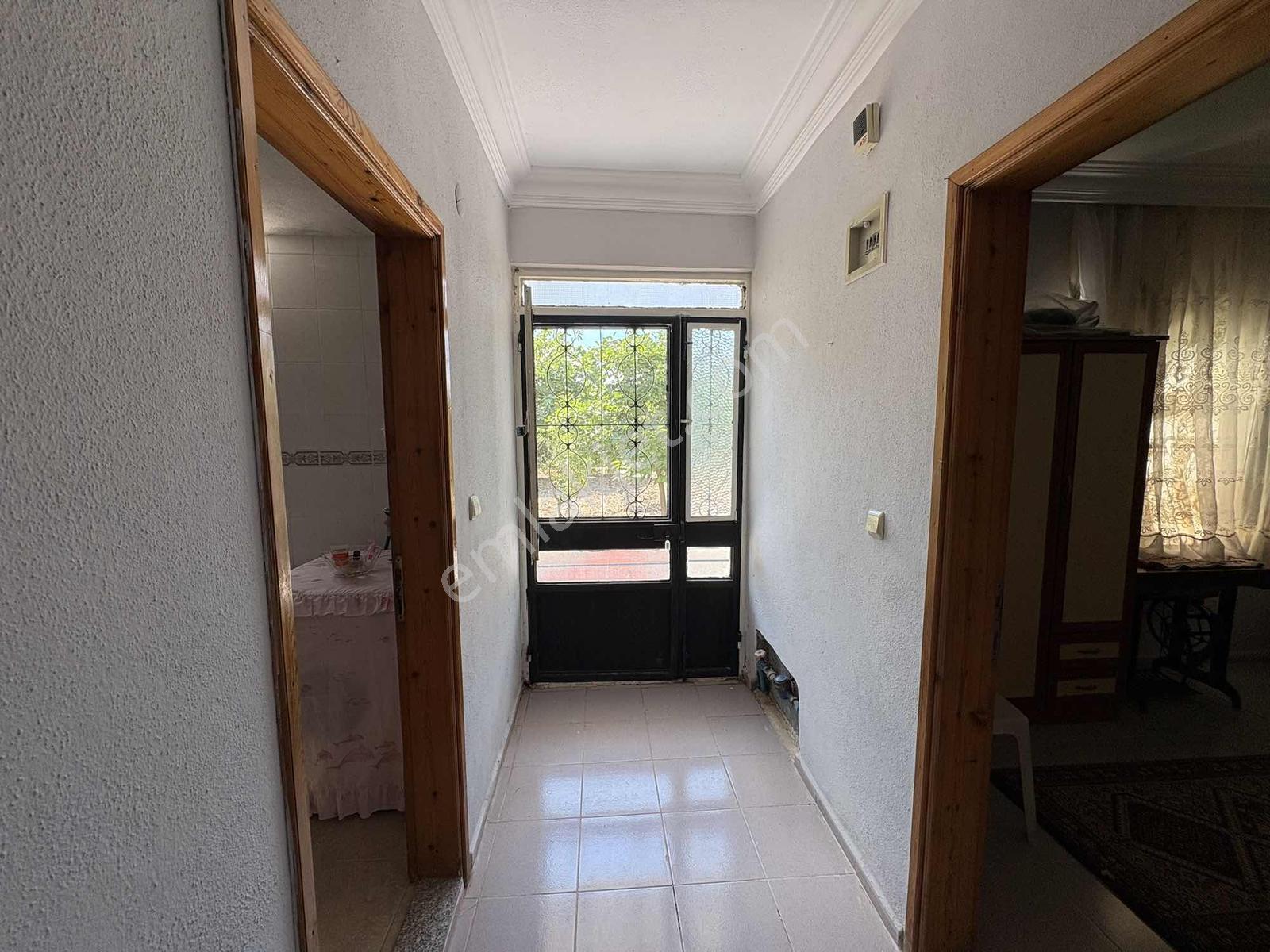 Çanakkale Lapseki'de Köprü Manzaralı Denize Sıfır 5+1 Villa
