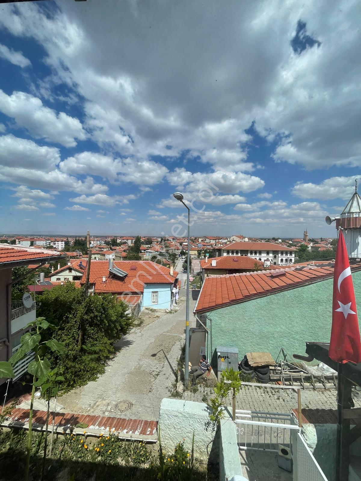 Uca'dan Akşehir Manzaralı Satılık Müstakil Ev.!!