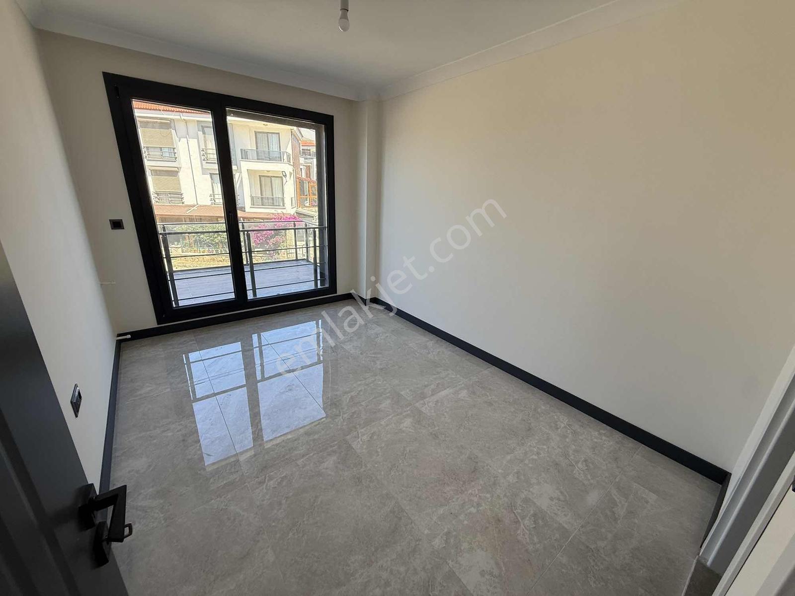 Pelitköy Sahilin De Plaja 150 Metre Forleks Villa - Görsel 24