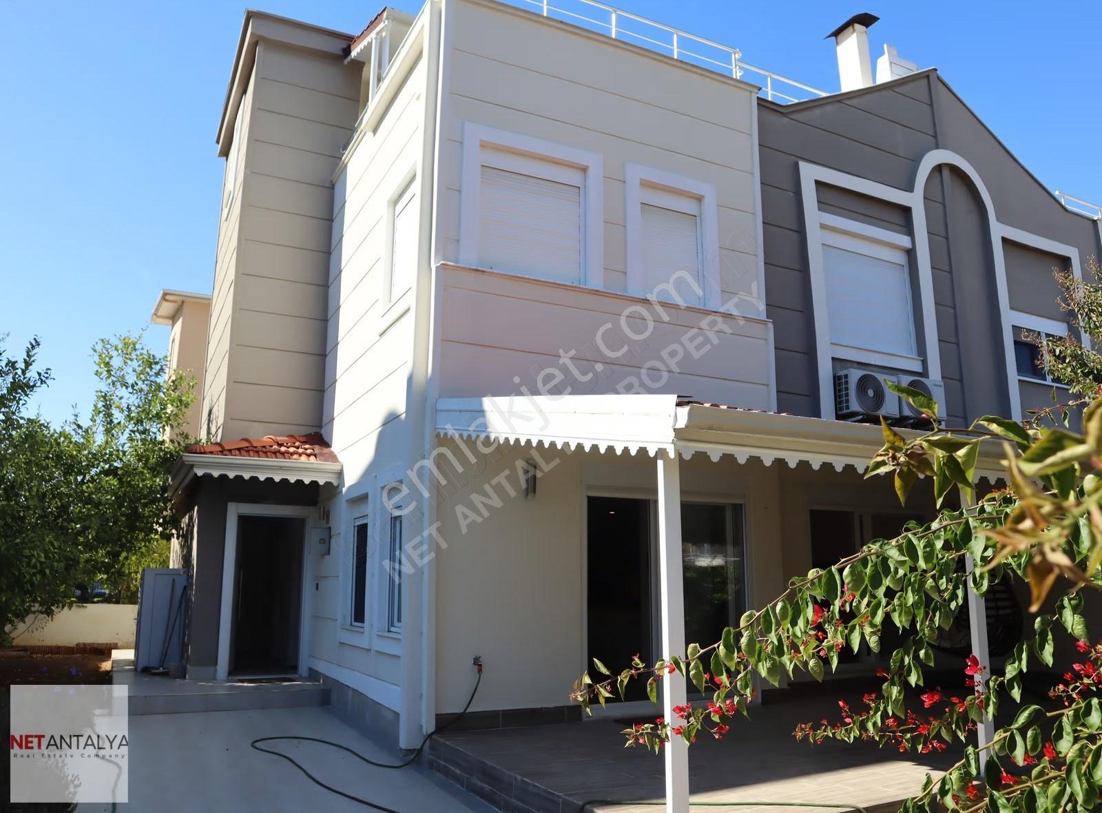 Belek Kadriye'de Satılık Müstakil Bahçeli Tripleks Villa - Görsel 22