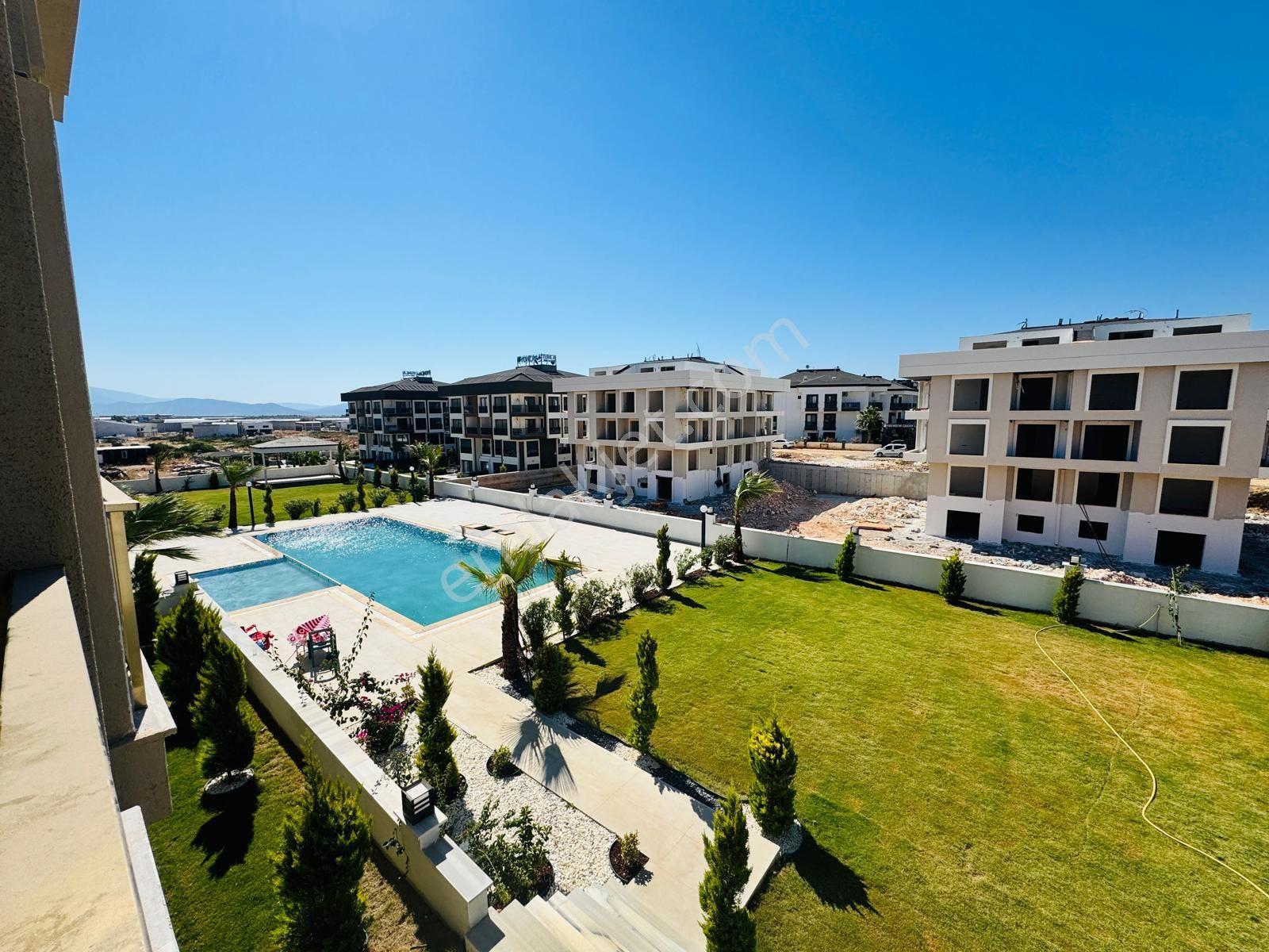 Didim'in Merkezinde Havuzlu Sitede Havuz Manzaralı 1+1 Daire - Görsel 24