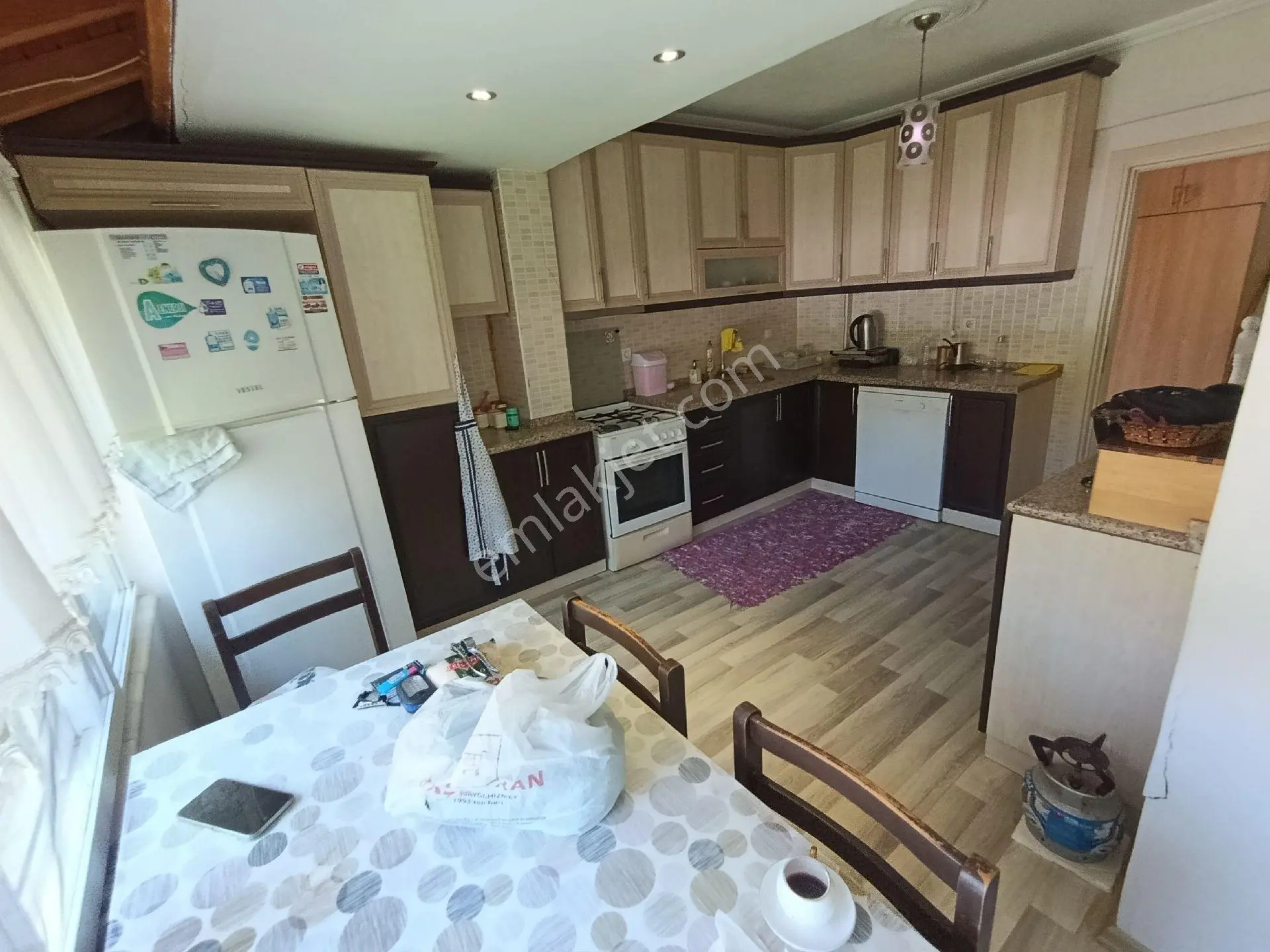 Taş Emlak'tan Plaja Yakın Kısmi Deniz Manzaralı Bakımlı Villa - Görsel 17