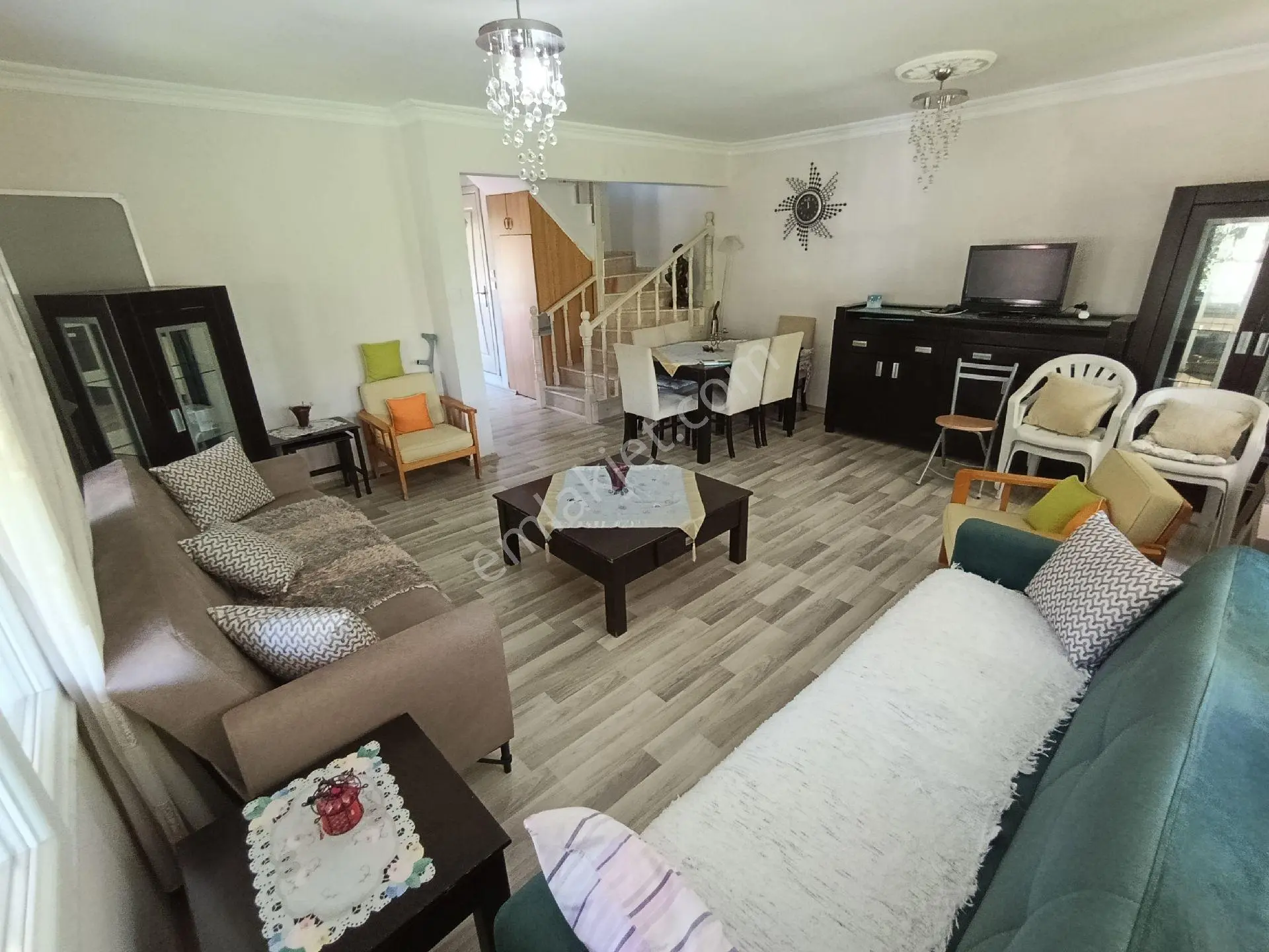 Taş Emlak'tan Plaja Yakın Kısmi Deniz Manzaralı Bakımlı Villa - Görsel 14