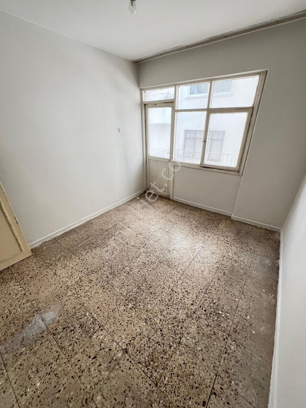 Ergünden Pirireiste Silifke Caddesi Üzeri Asasnörlü Satılık 3+1 - Görsel 24