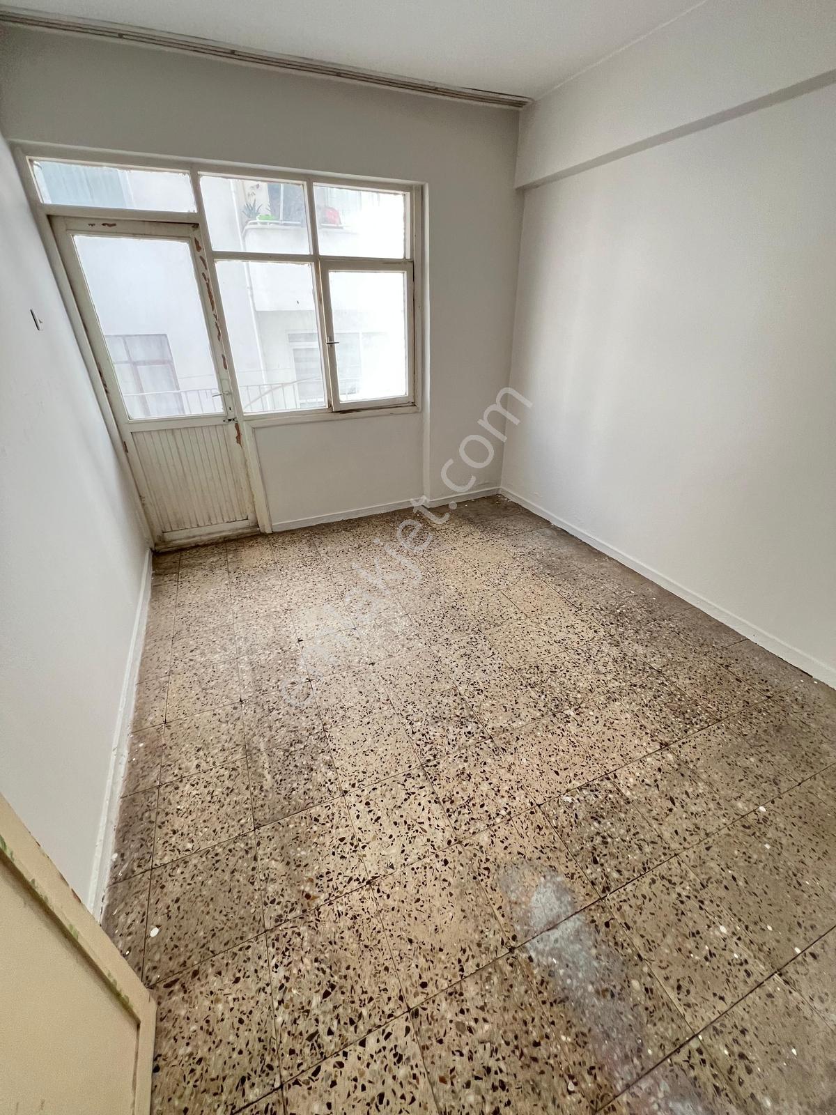 Ergünden Pirireiste Silifke Caddesi Üzeri Asasnörlü Satılık 3+1 - Görsel 17