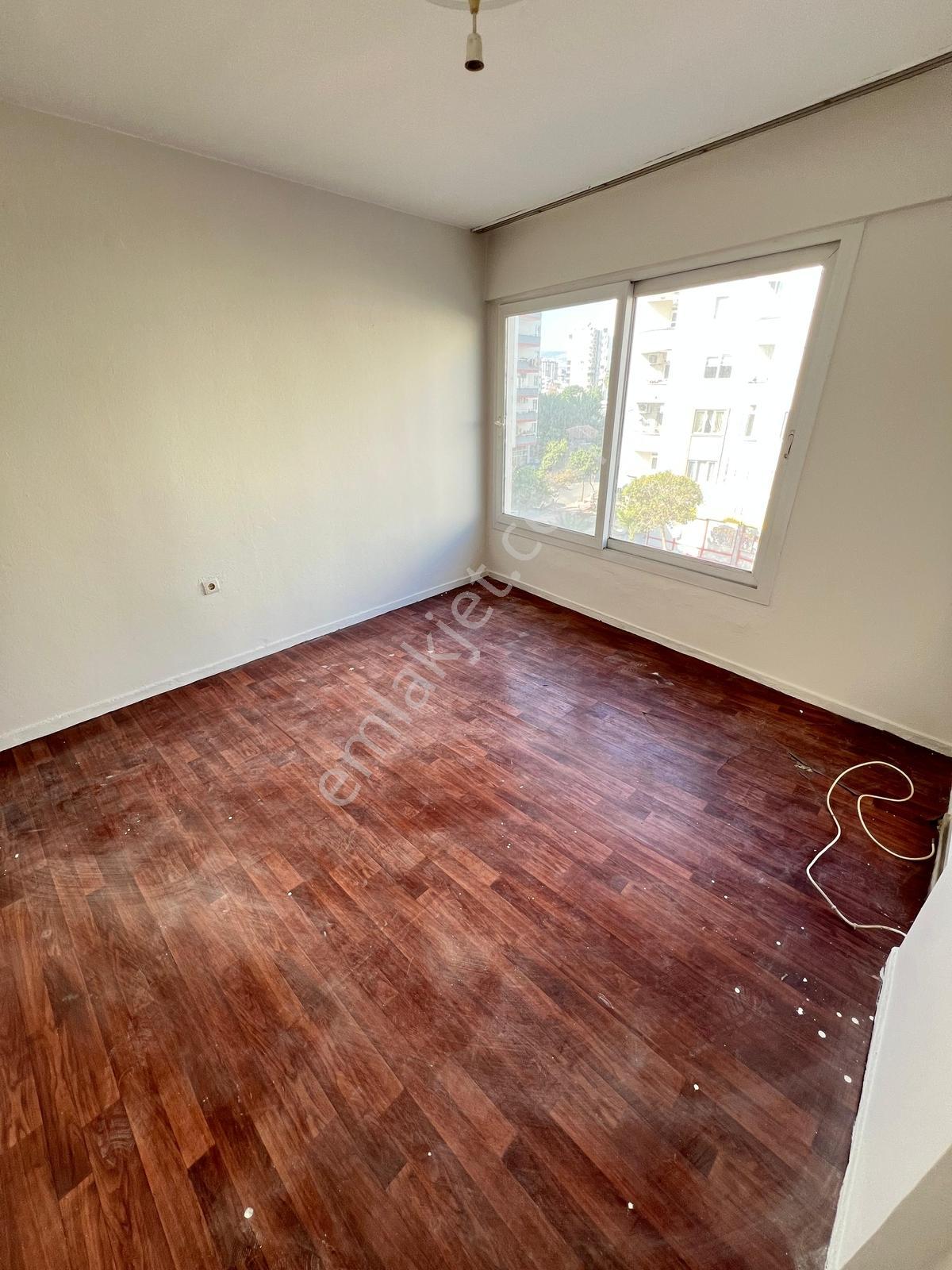 Ergünden Pirireiste Silifke Caddesi Üzeri Asasnörlü Satılık 3+1 - Görsel 13