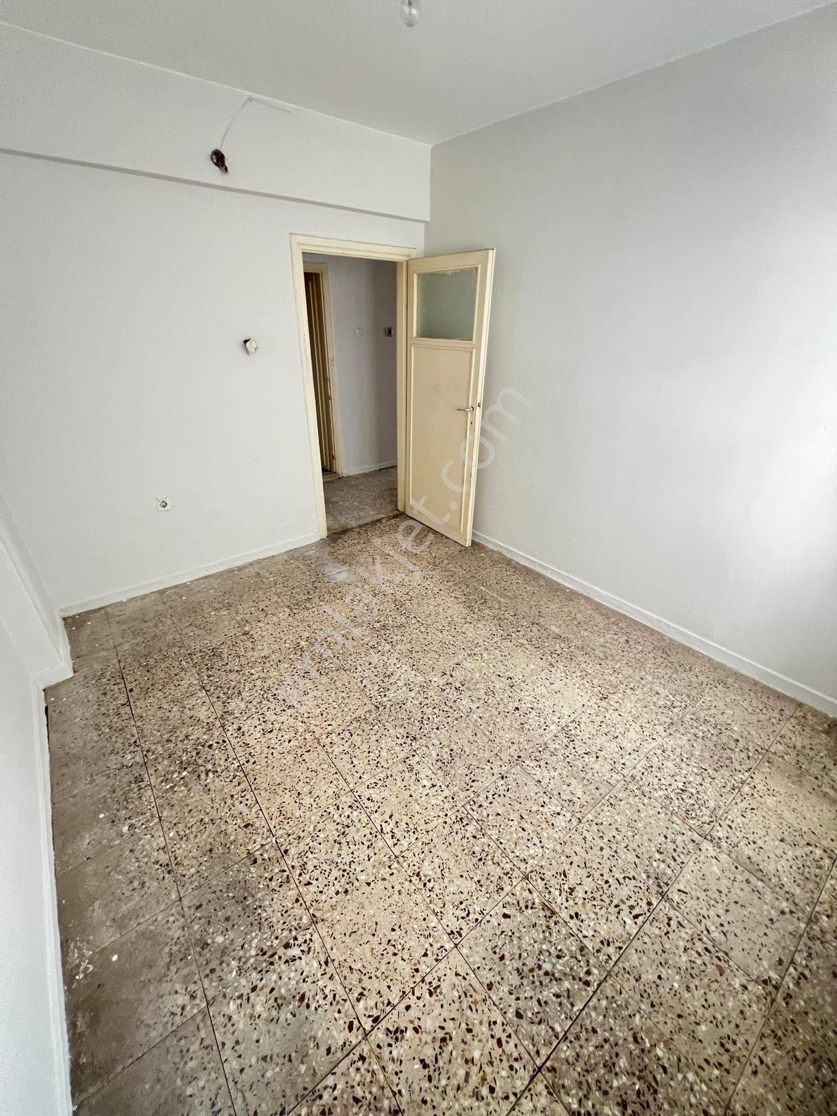 Ergünden Pirireiste Silifke Caddesi Üzeri Asasnörlü Satılık 3+1 - Görsel 25