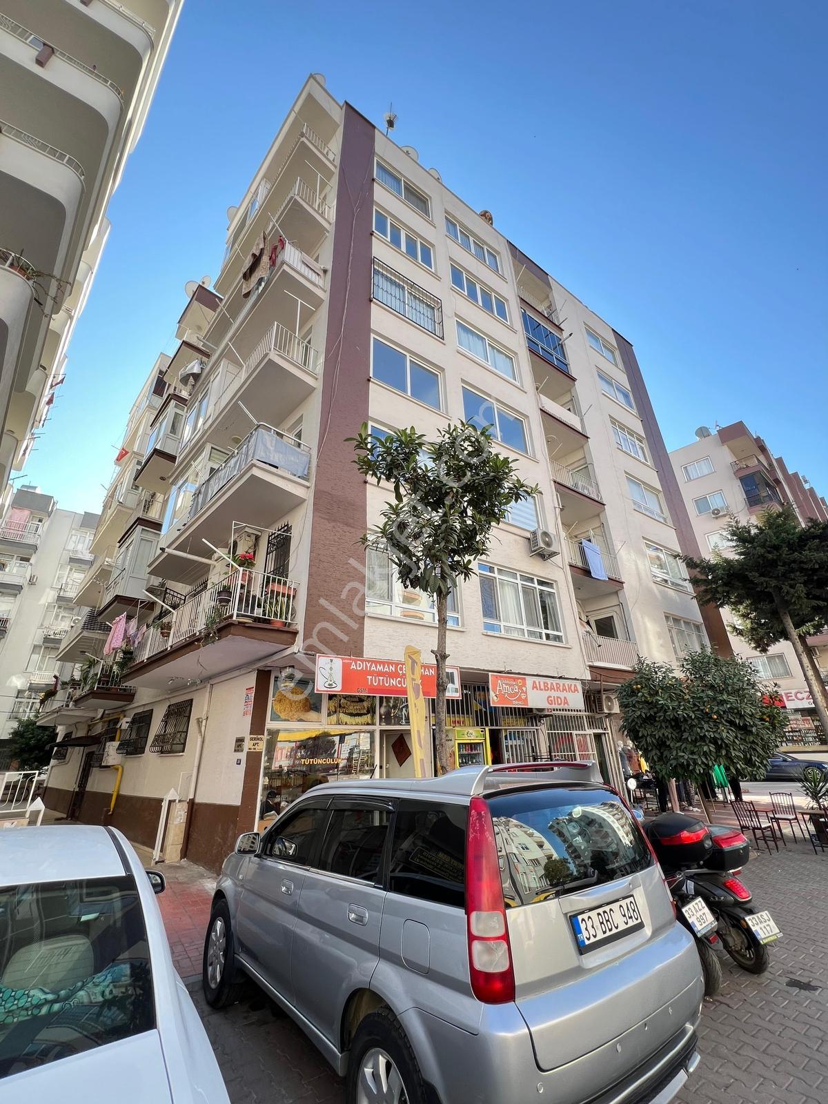 Ergünden Pirireiste Silifke Caddesi Üzeri Asasnörlü Satılık 3+1