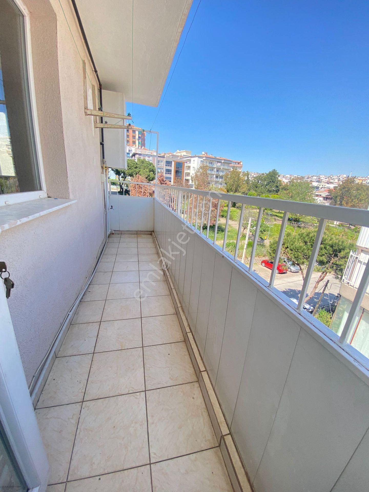 Buca Ecevit Parkı Yanı 3+1 115m2 D.gazlı Çift Balkonlu Daire - Görsel 2