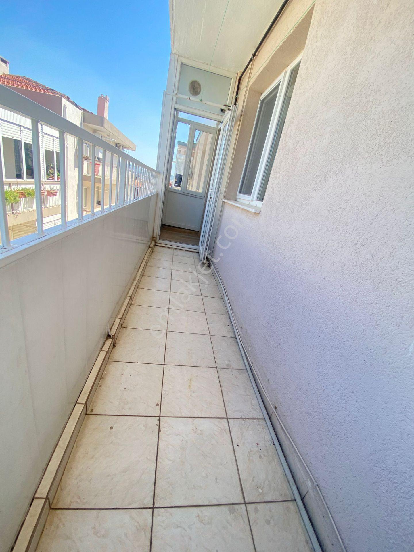 Buca Ecevit Parkı Yanı 3+1 115m2 D.gazlı Çift Balkonlu Daire - Görsel 24