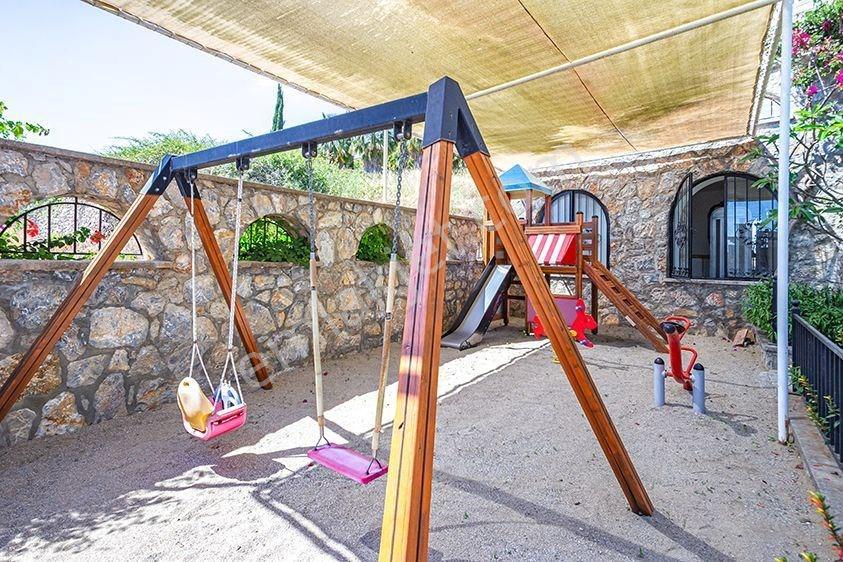 Alanya Konaklı'da Panoramik Deniz Manzaralı Full Eşyalı 4+1 Lüks Villa - Görsel 35