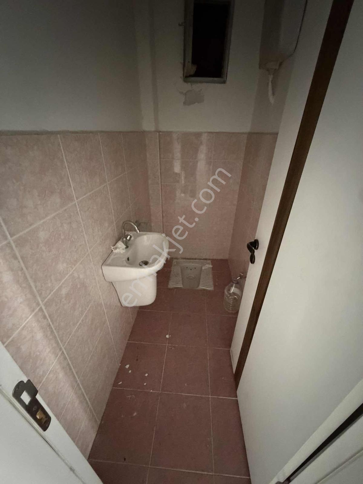 Cadde Üzerinde Satılık 3+1 Daire - Görsel 9