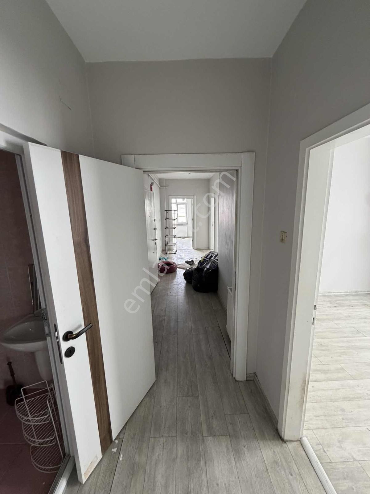Cadde Üzerinde Satılık 3+1 Daire - Görsel 2