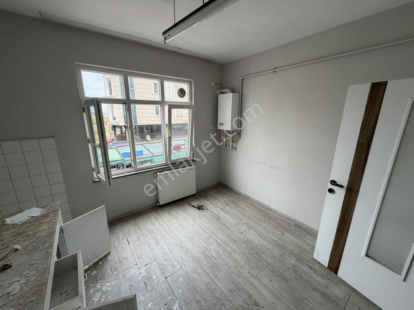 Cadde Üzerinde Satılık 3+1 Daire - Görsel 10