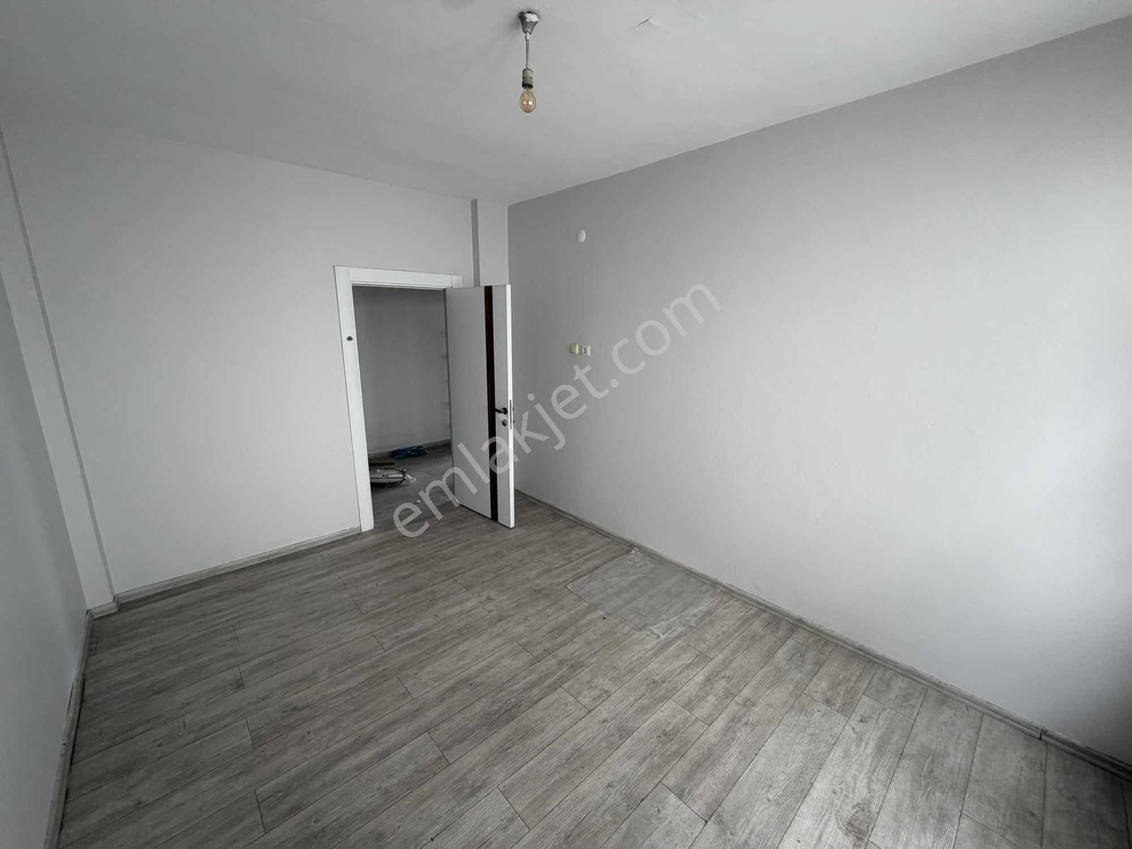 Cadde Üzerinde Satılık 3+1 Daire - Görsel 18
