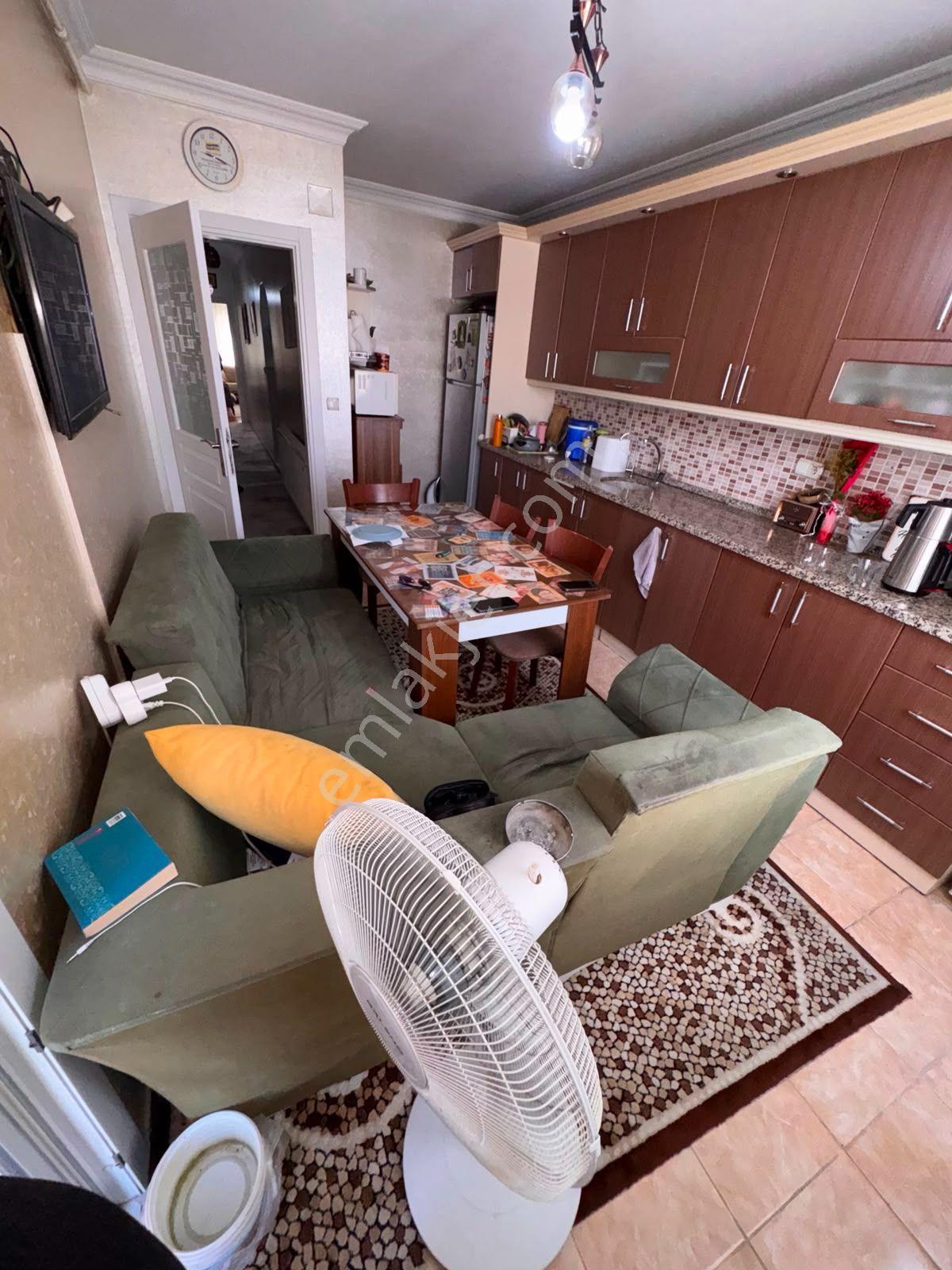 Acil Satılık Turgutlu Yldırım Mhallesi Alnkuyu Mevkisinde 130 M2 3+1 Doğalgazlı 15 Yıllık 4.kt Daire - Görsel 4