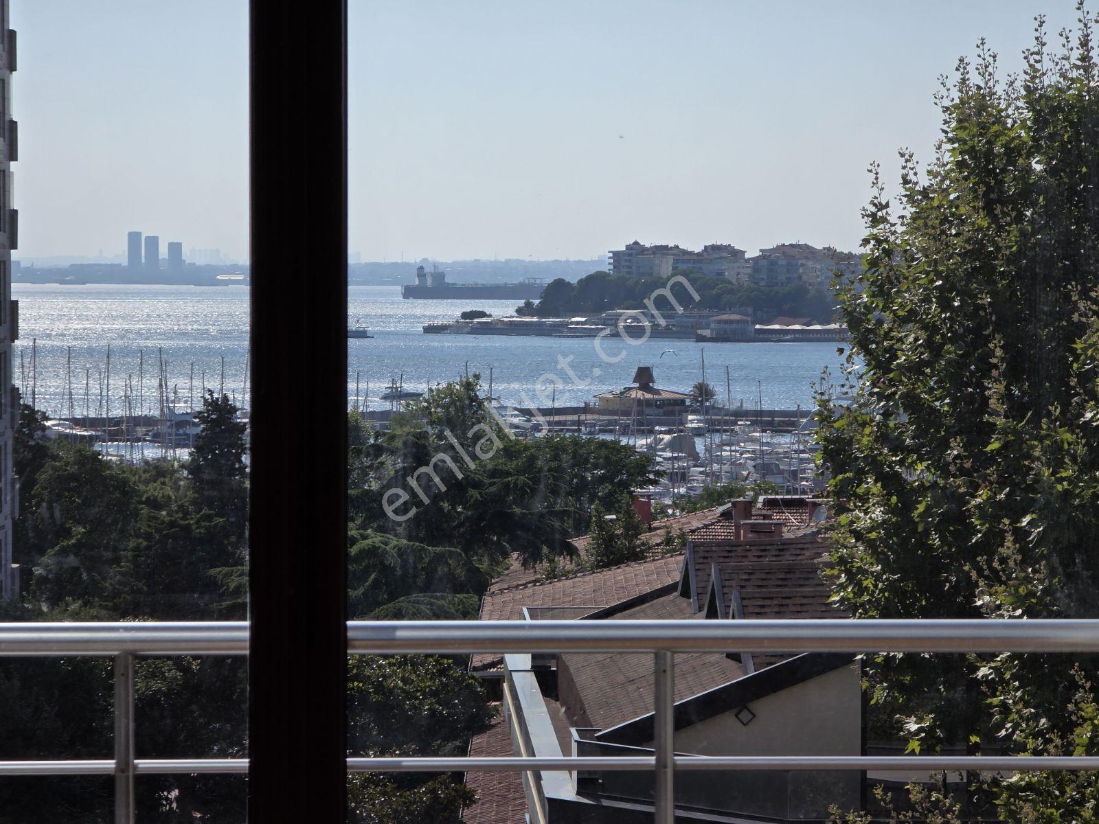 Kalamış Marina'nın Yanı Başında Katta Tek Işığı,enerjisi Yüksek
