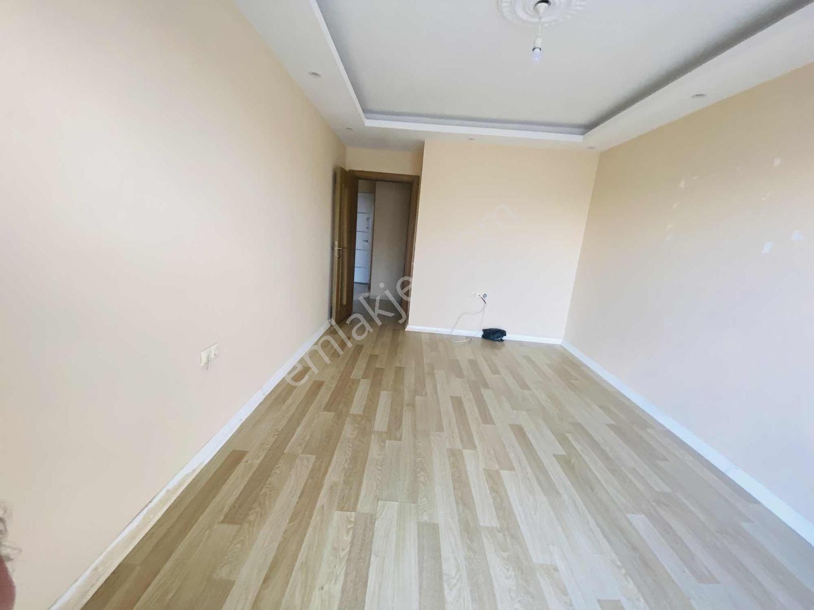 Üçevler Mahallesinde 1+1 Kiralık Daire - Görsel 3