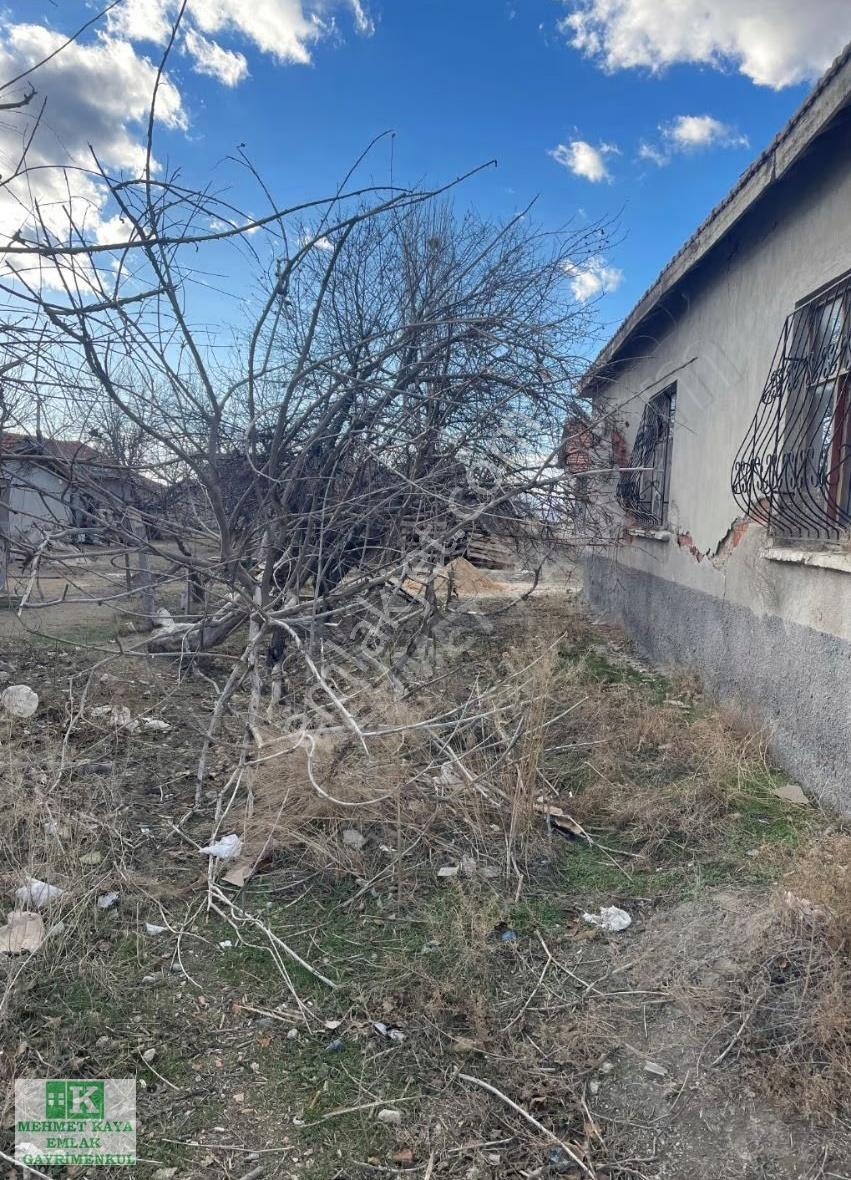 Saraçoğlu 487 Metre Arsa Üzerinde Evi Ve Elektrik Ve Suyu Var - Görsel 9
