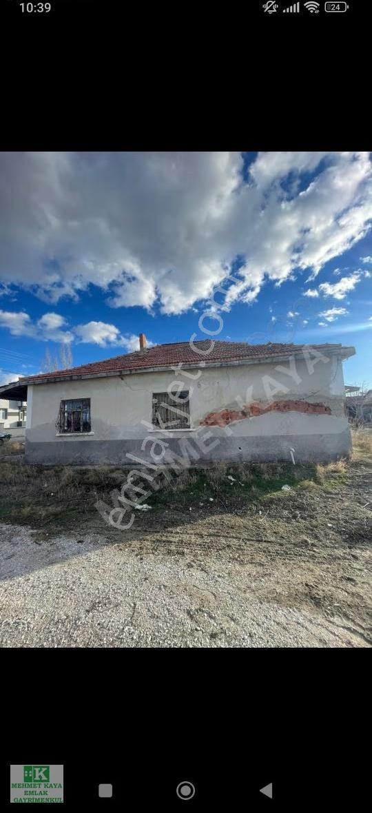 Saraçoğlu 487 Metre Arsa Üzerinde Evi Ve Elektrik Ve Suyu Var - Görsel 2
