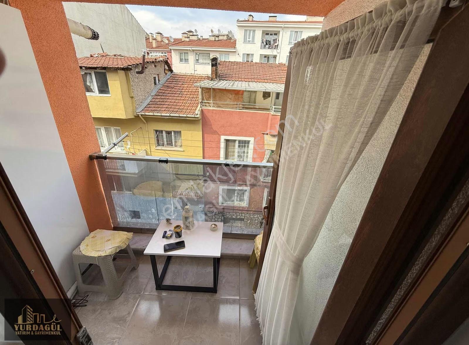Büyükdere'de Ara Kat,full Yapılı,8 Yıllık,geniş,çift Cepheli 2+1 - Görsel 9