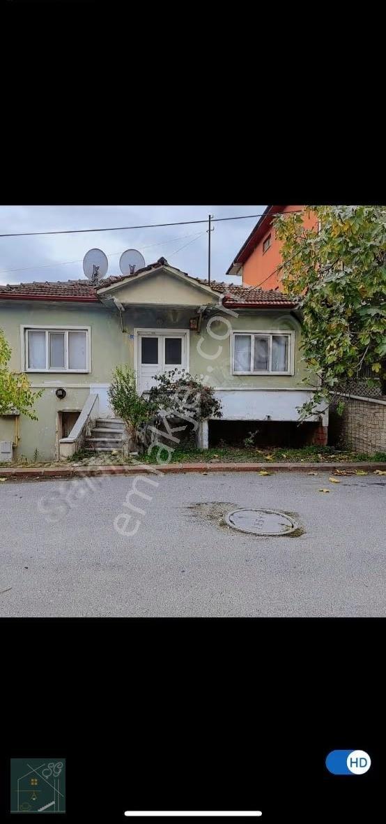 Geyve Alifuatpaşada Müstakil Ev
