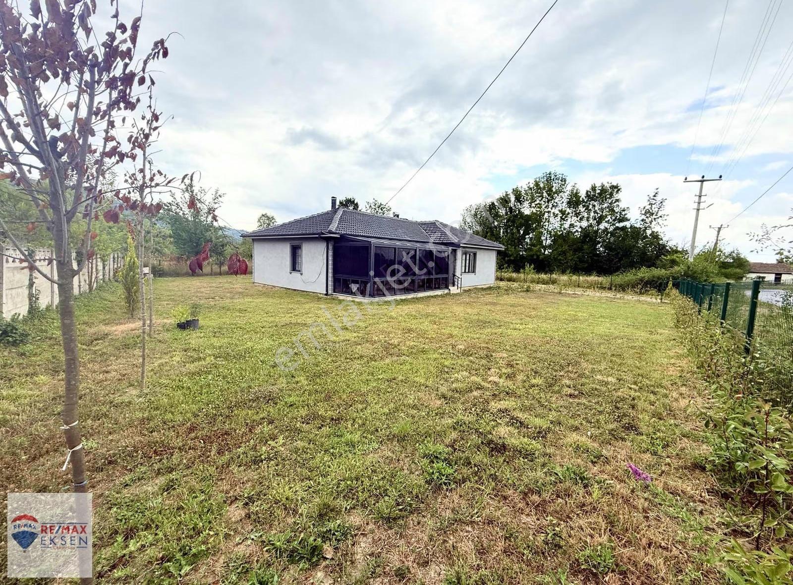 Akyazı Bıçkıdere 1.096 M² Arsada İskanlı Sıfır 3+1 Villa - Görsel 10