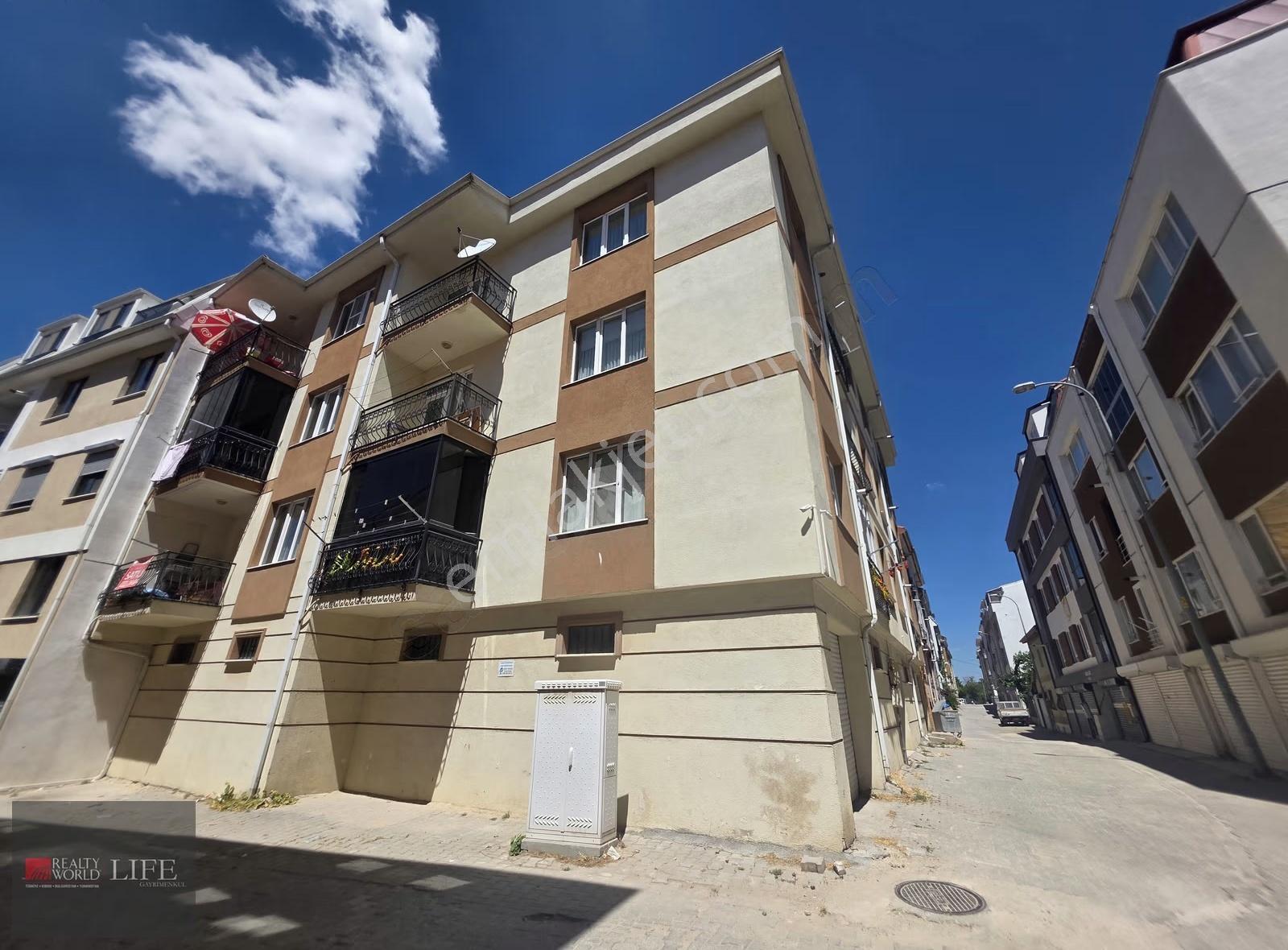Rw Lıfe // Batıkent Mah İkizler Sokak Bakımlı Satılık 2+1 Daire - Görsel 31